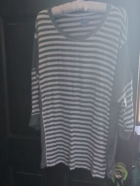 Simply Vera Vera Wang Gray and White Striped Long Sleeve Tee